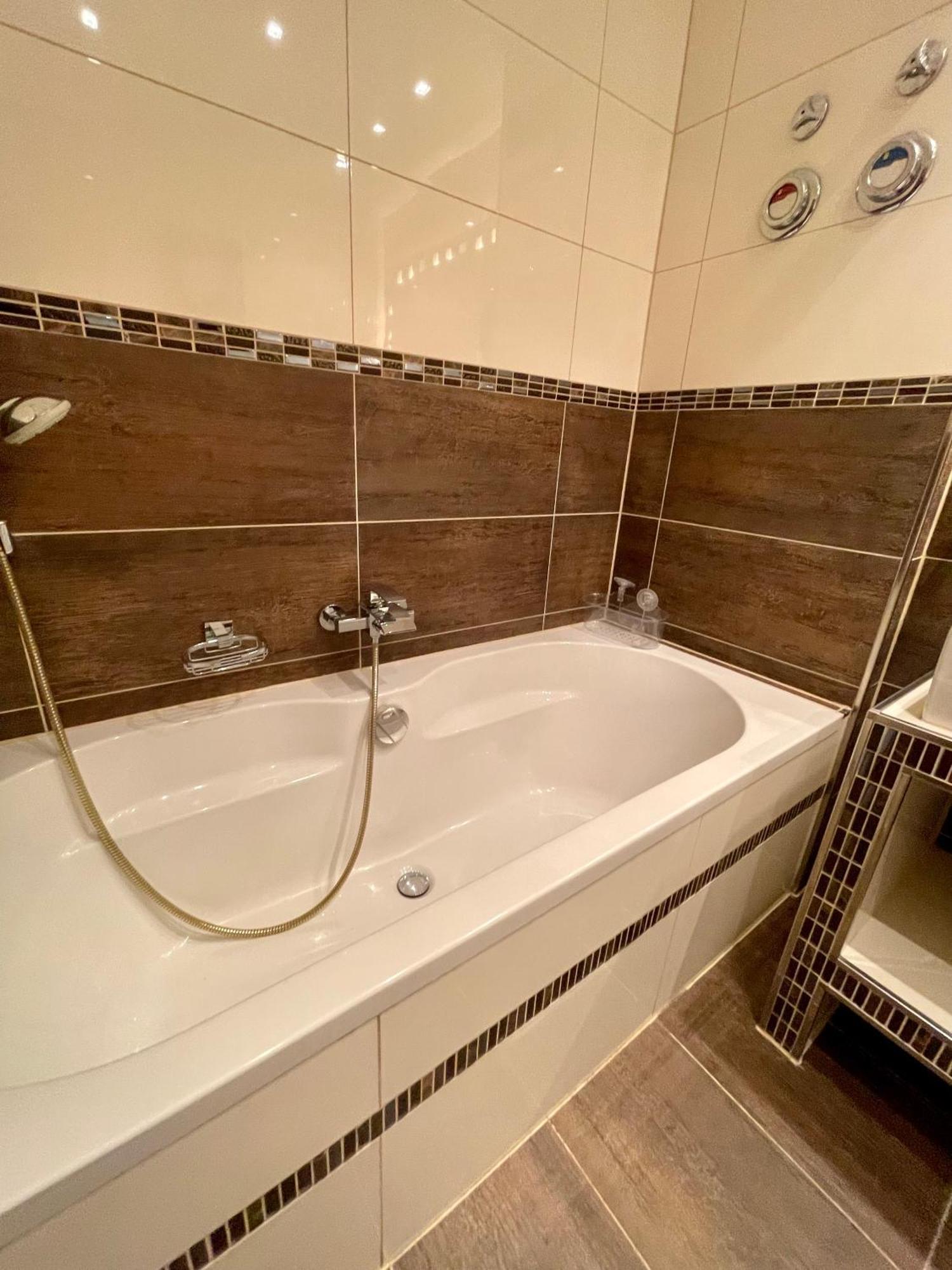 Wunderschoenes 2 Zimmer Apartment Zentrum Goldstadt Pforzheim Eksteriør bilde